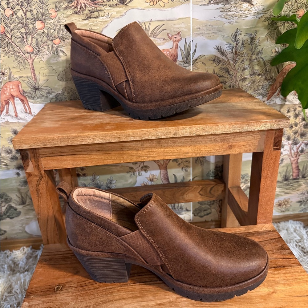 Comfortable Heeled Boots - Picture 2 of 8